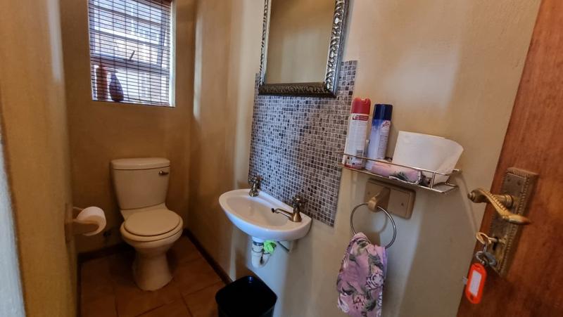 5 Bedroom Property for Sale in Tergniet Western Cape